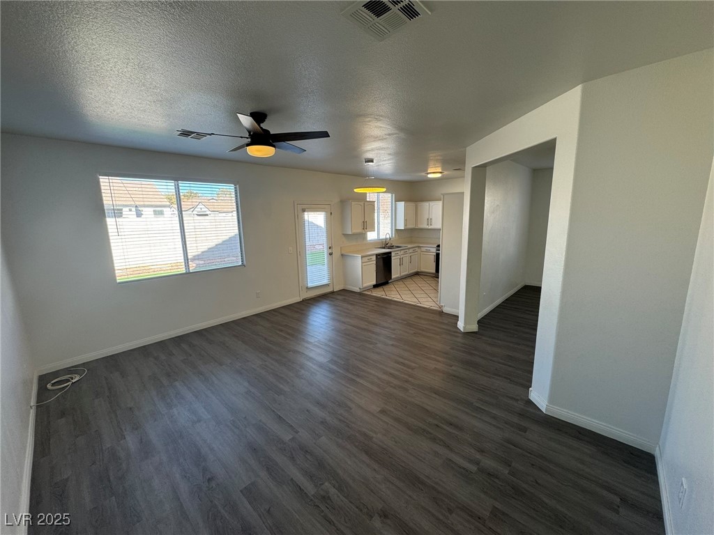 1008 Painted Daisy Avenue Property Photo 13
