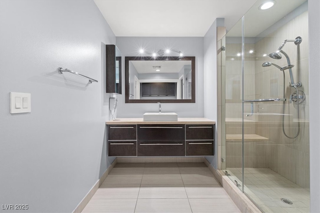 8925 West Flamingo Road 213 Property Photo 14