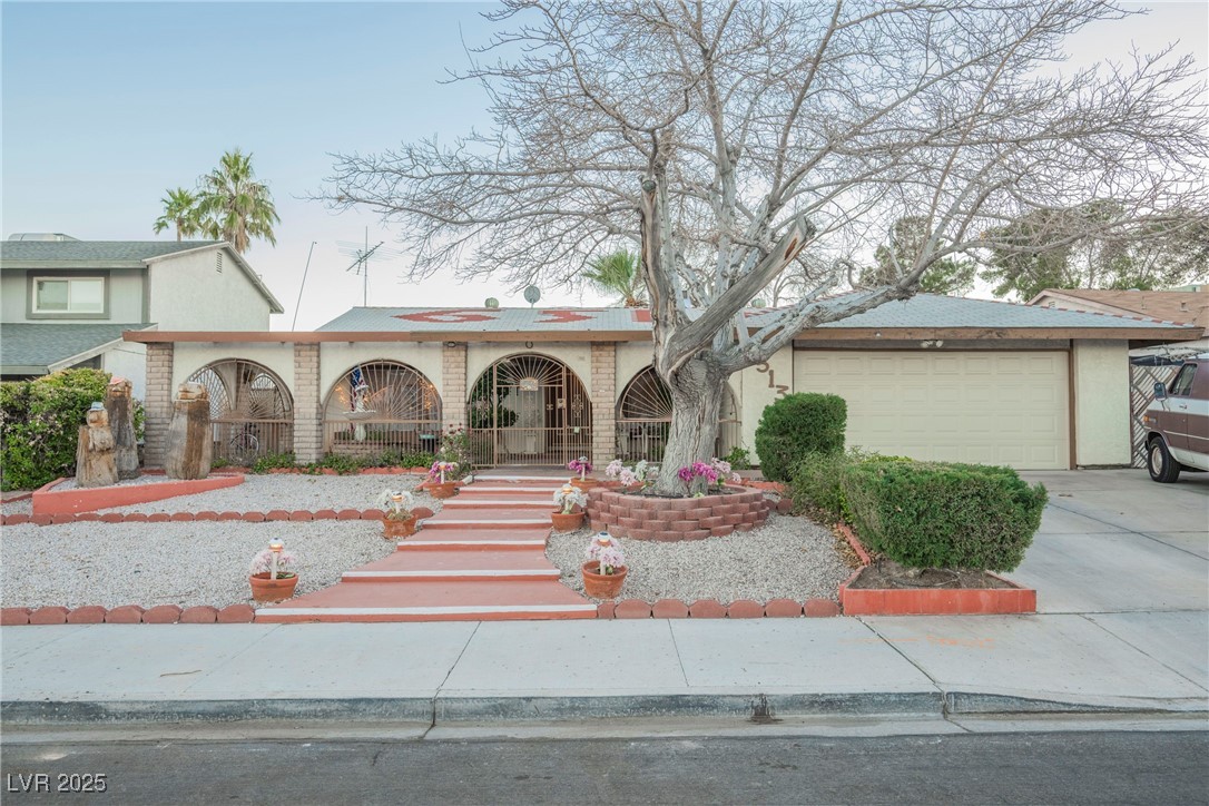 6513 Hyde Avenue Property Photo 2