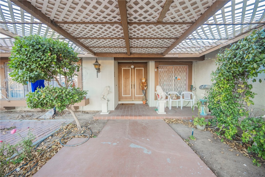 6513 Hyde Avenue Property Photo 4