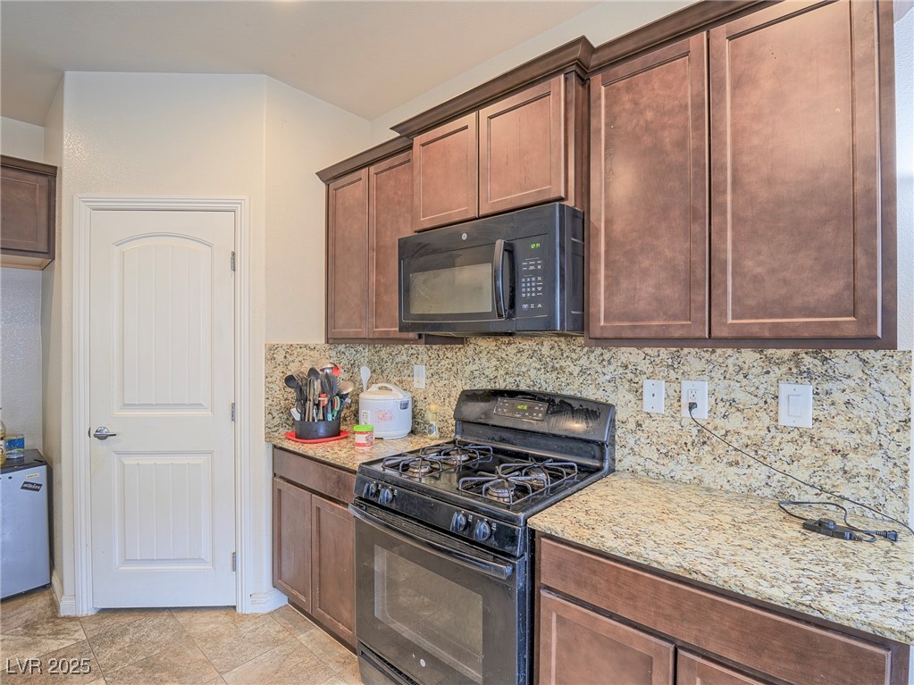 372 Monique Springs Street Property Photo 6