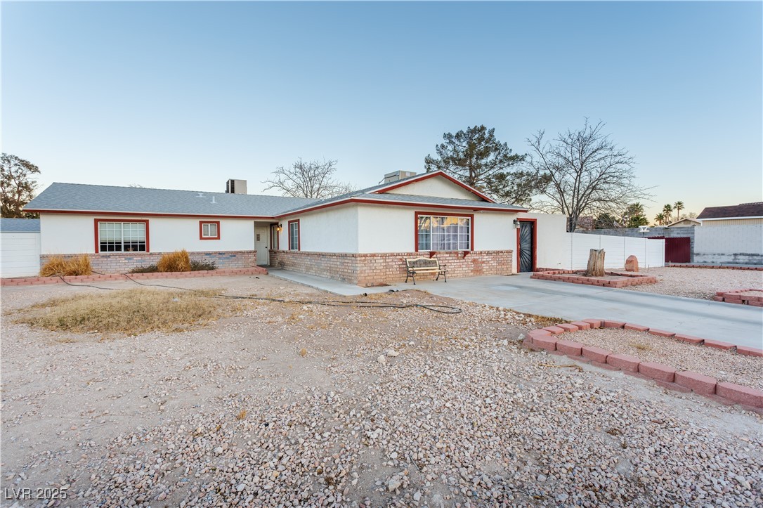 4300 San Mateo Street Property Photo 4