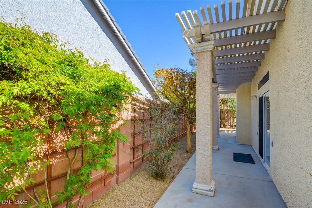 1140 Woodcastle Street Property Photo 44
