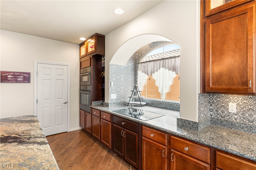 6595 Creekside Cellars Court Property Photo 7