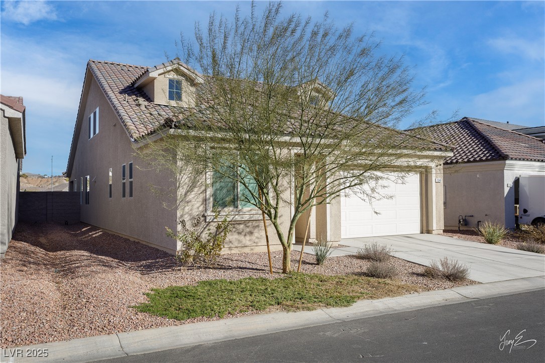 1348 Mariposa Way Property Photo 2
