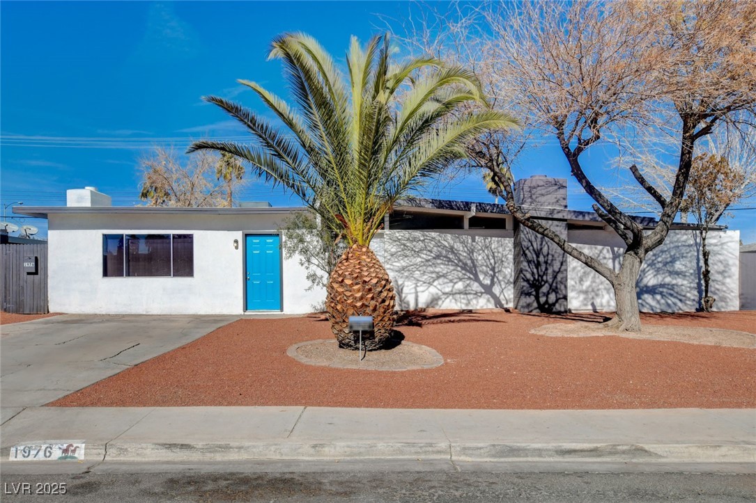 1976 Caballero Way Property Photo 2