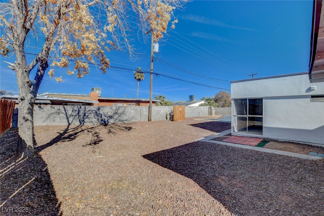 1976 Caballero Way Property Photo 34