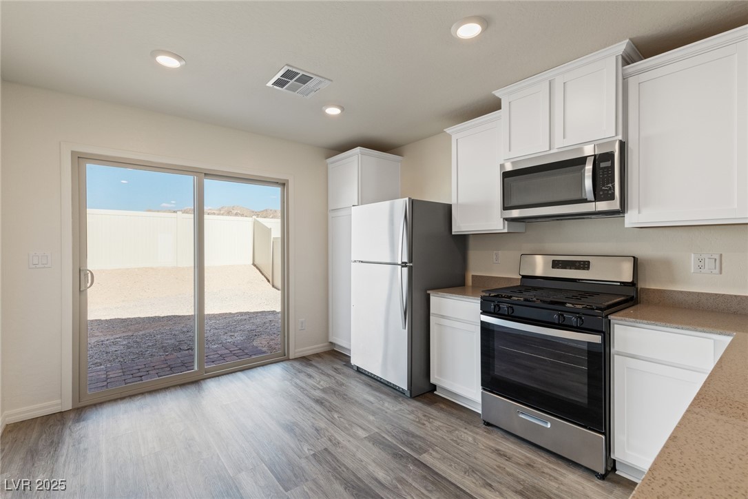 2728 Pavehawk Way Property Photo 4