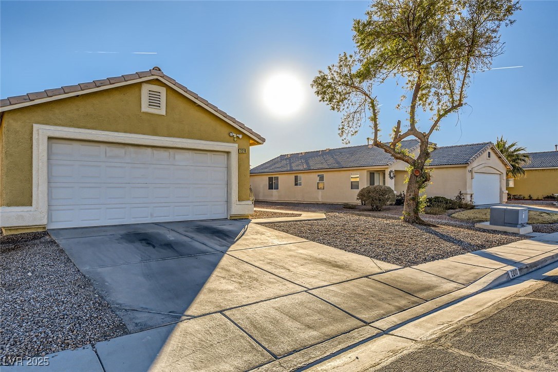 2210 Cool River Court Property Photo 3