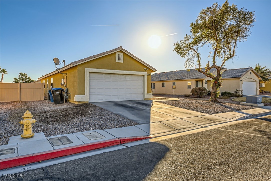 2210 Cool River Court Property Photo 4