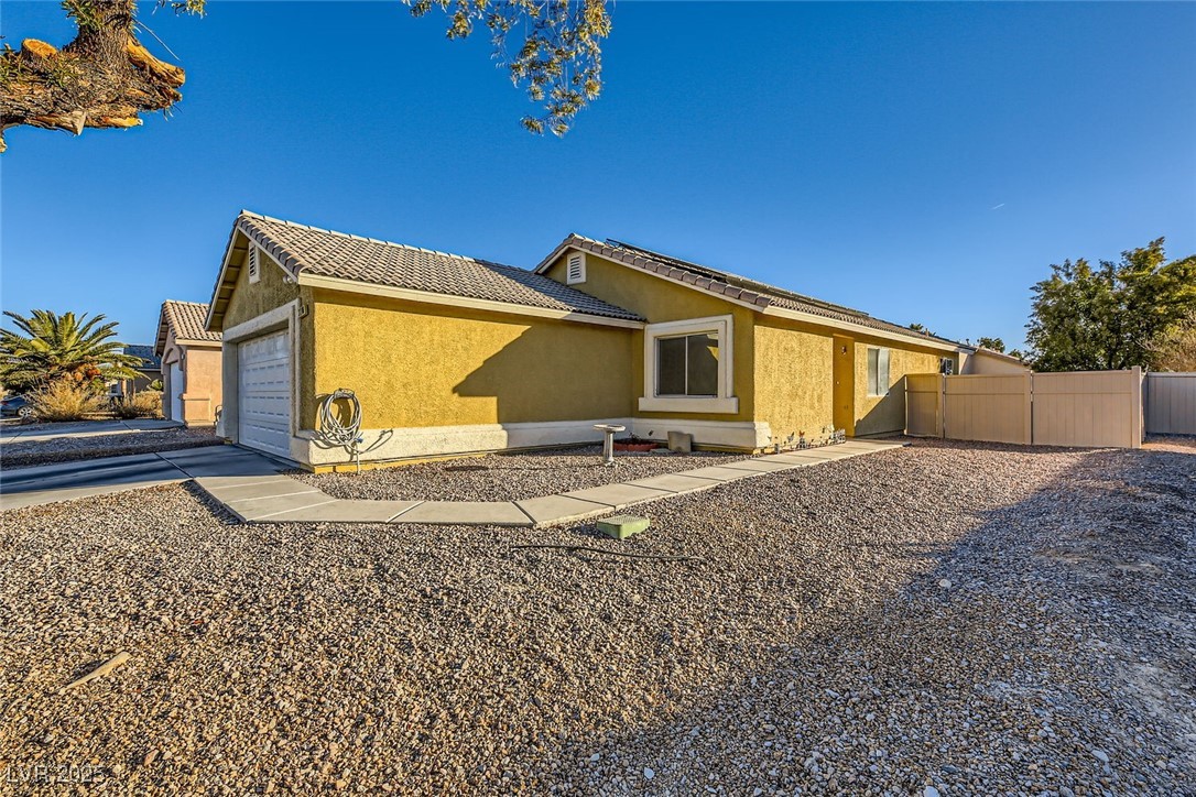 2210 Cool River Court Property Photo 6