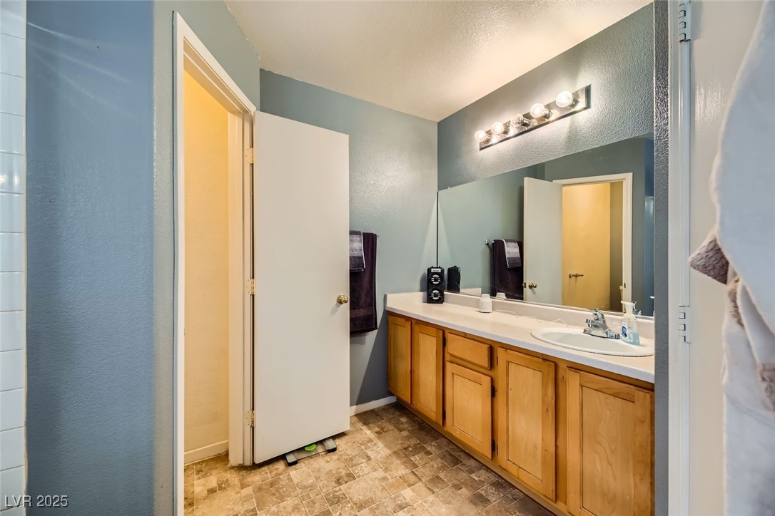 2210 Cool River Court Property Photo 29