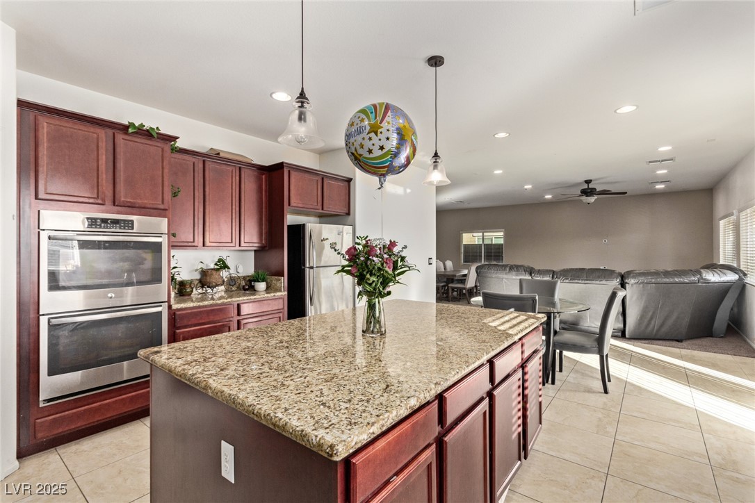 1413 Fantastic Court Property Photo 12