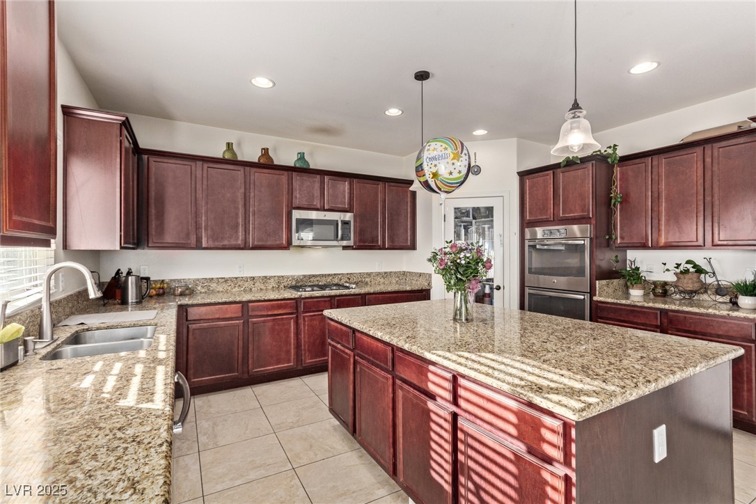 1413 Fantastic Court Property Photo 13