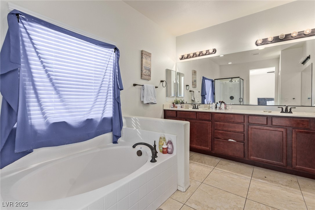 1413 Fantastic Court Property Photo 17