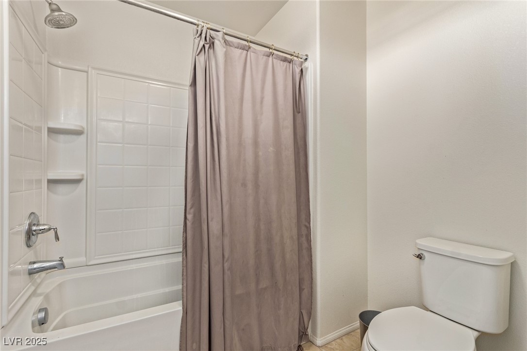 1413 Fantastic Court Property Photo 30