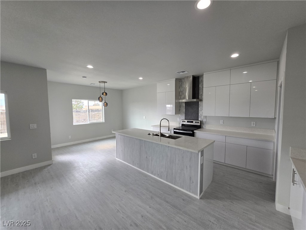 1770 Ironside Street Property Photo 9