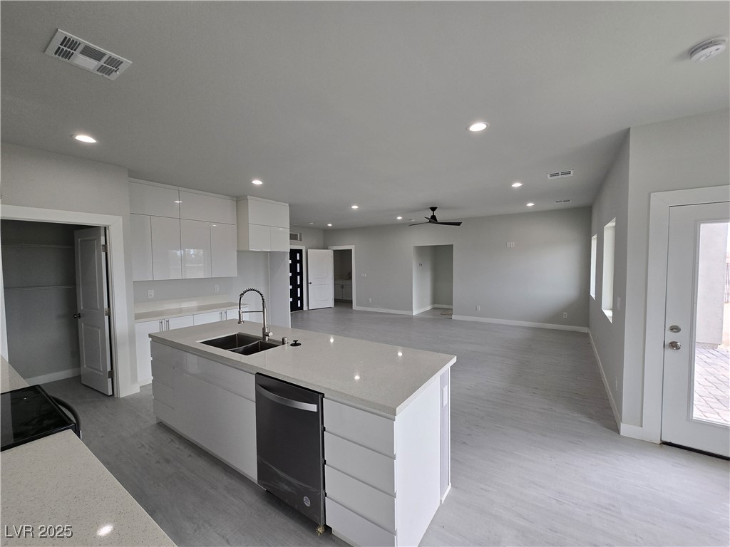 1770 Ironside Street Property Photo 13
