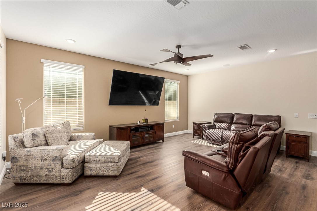 6524 Summershade Street Property Photo 16