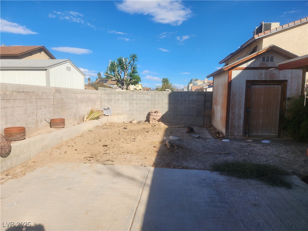 1487 Elaine Drive Property Photo 2