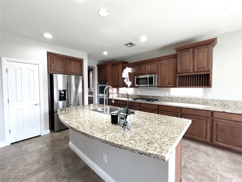 12133 Vista Linda Avenue Property Photo 8