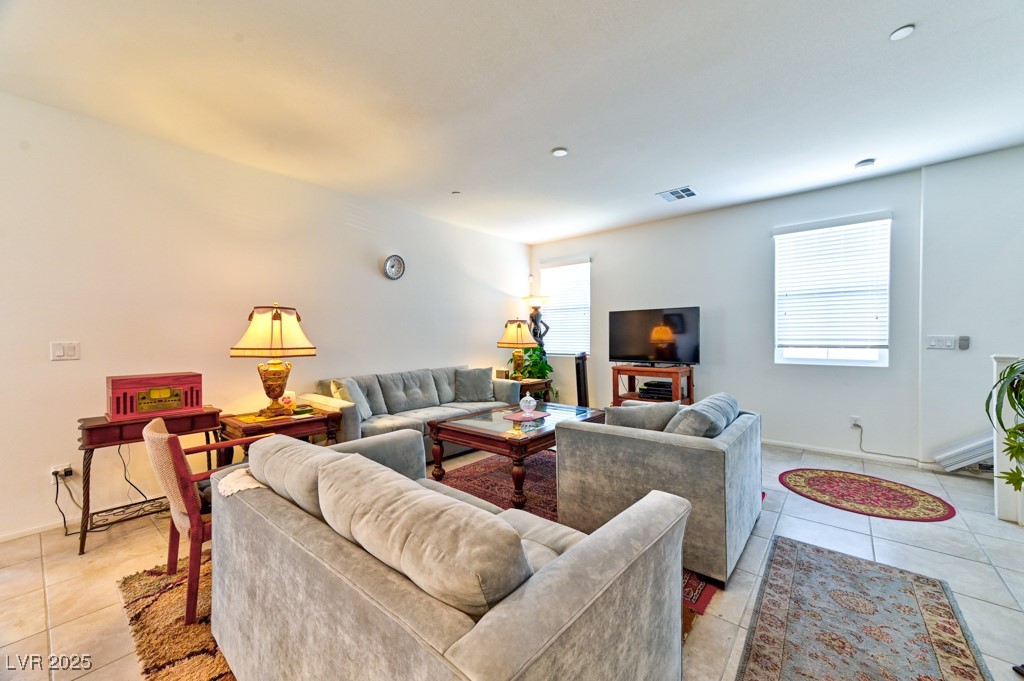 6046 Castle Gardens Avenue Property Photo 7