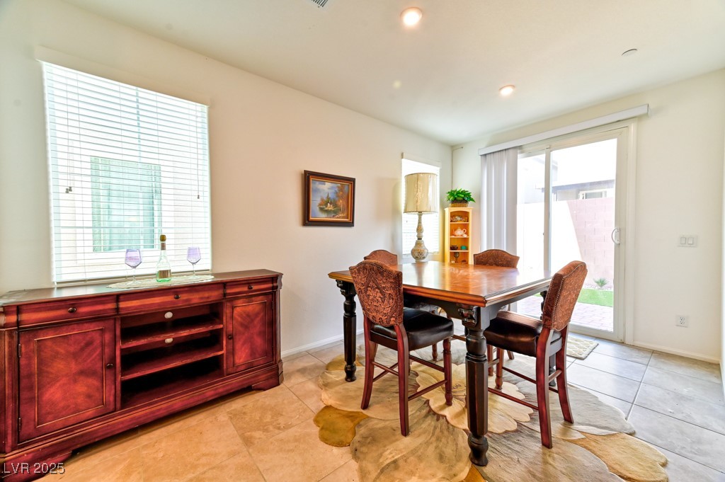 6046 Castle Gardens Avenue Property Photo 9