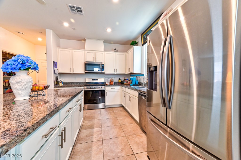 6046 Castle Gardens Avenue Property Photo 16