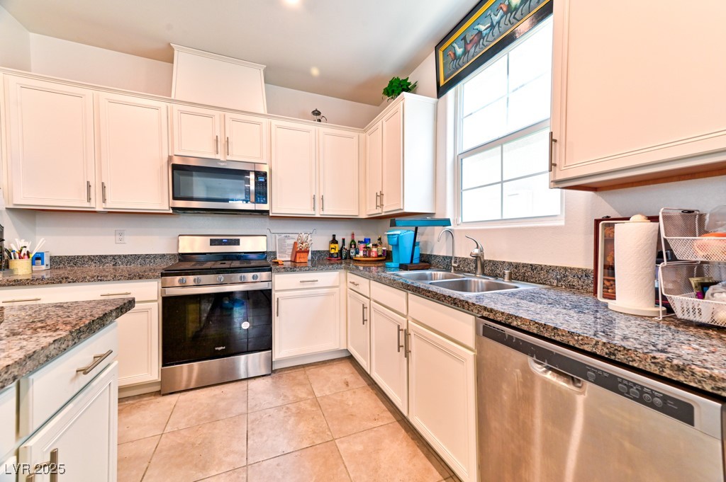 6046 Castle Gardens Avenue Property Photo 18