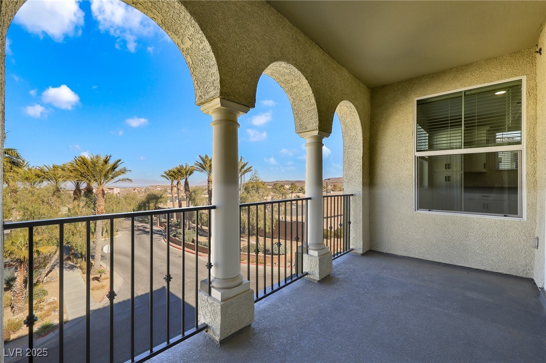 2555 Hampton Road 4302 Property Photo 8