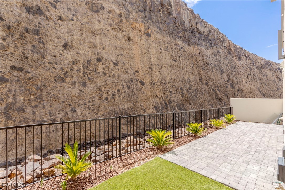 378 Tranquil Peak Court Property Photo 93