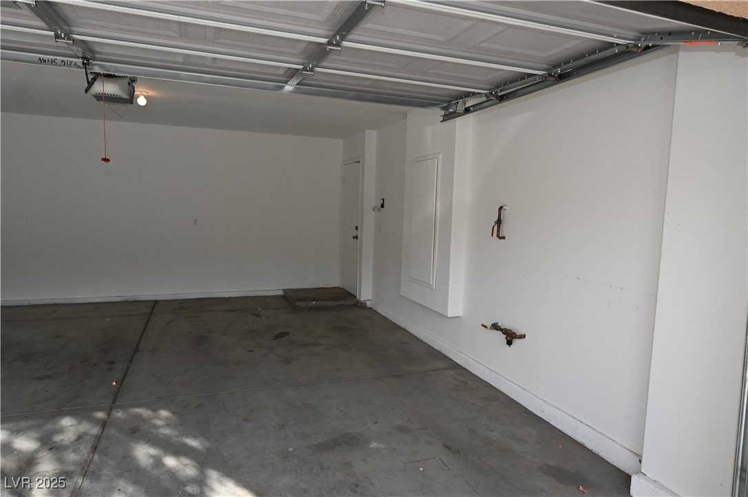10264 Headrick Drive Property Photo 2