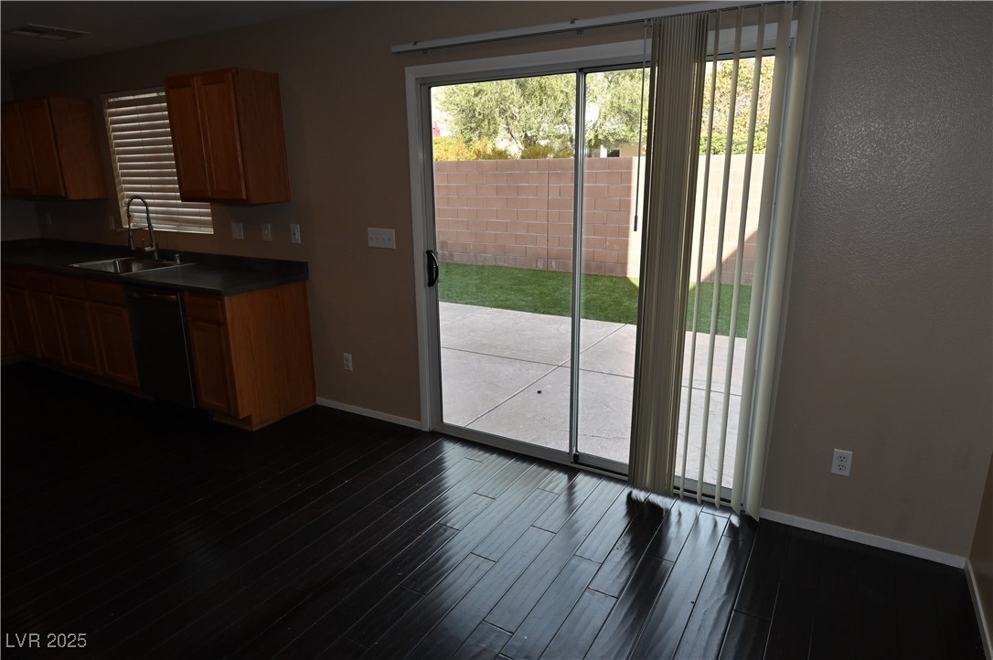 10264 Headrick Drive Property Photo 5