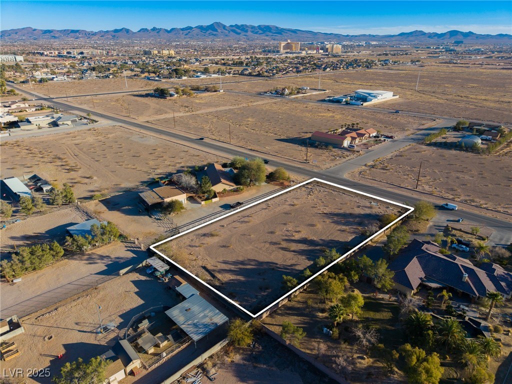 W Pebble Road Property Photo 7