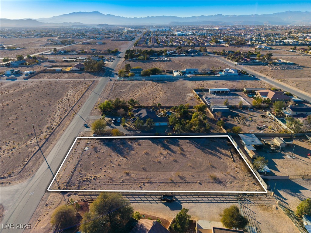 W Pebble Road Property Photo 9