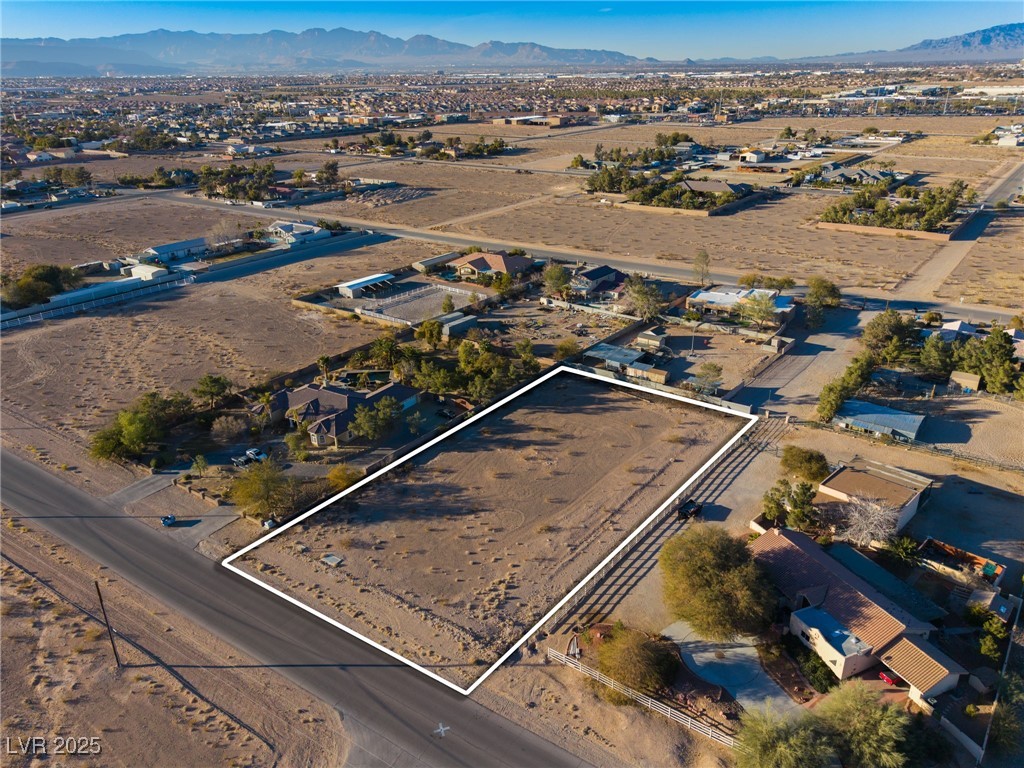 W Pebble Road Property Photo 10