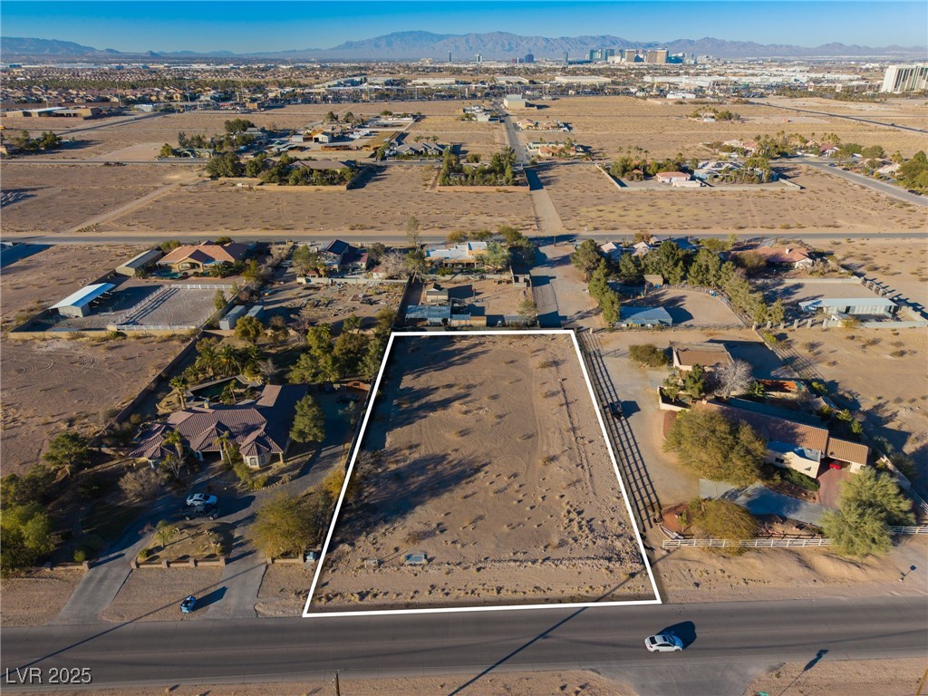 W Pebble Road Property Photo 11