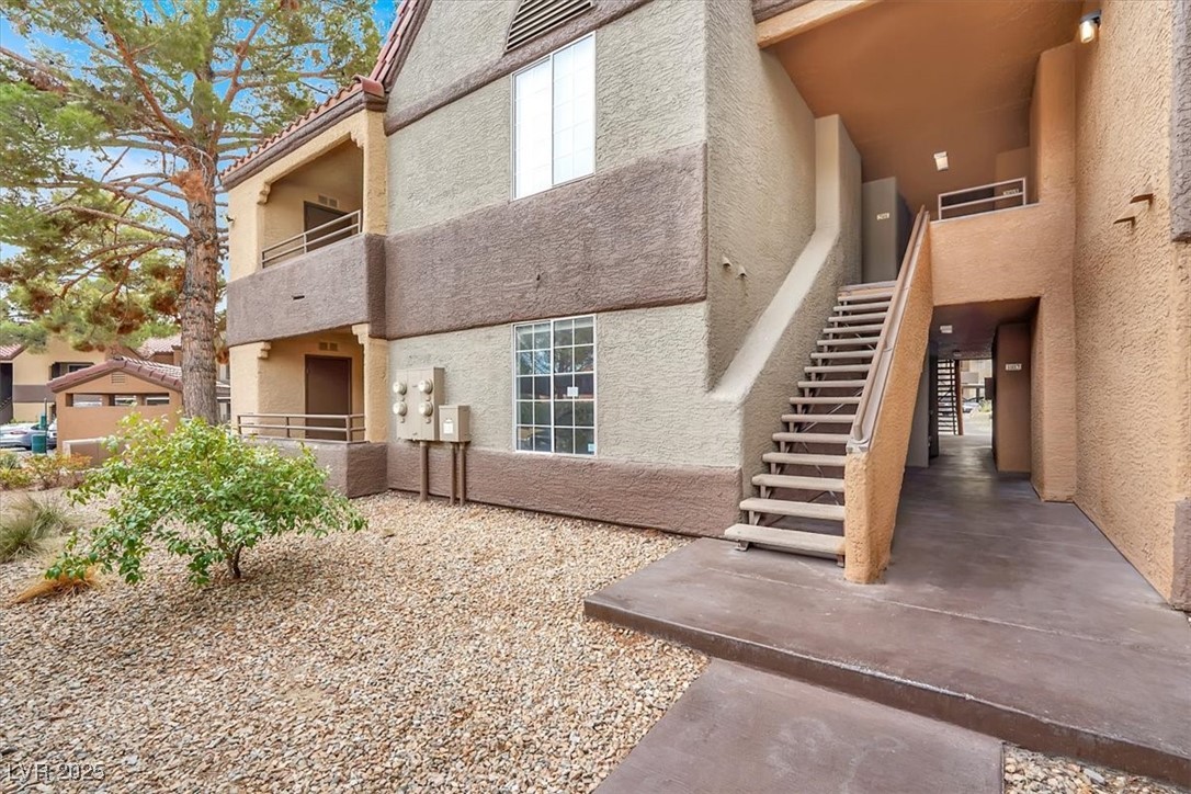 2200 South Fort Apache Road 1101 Property Photo 4