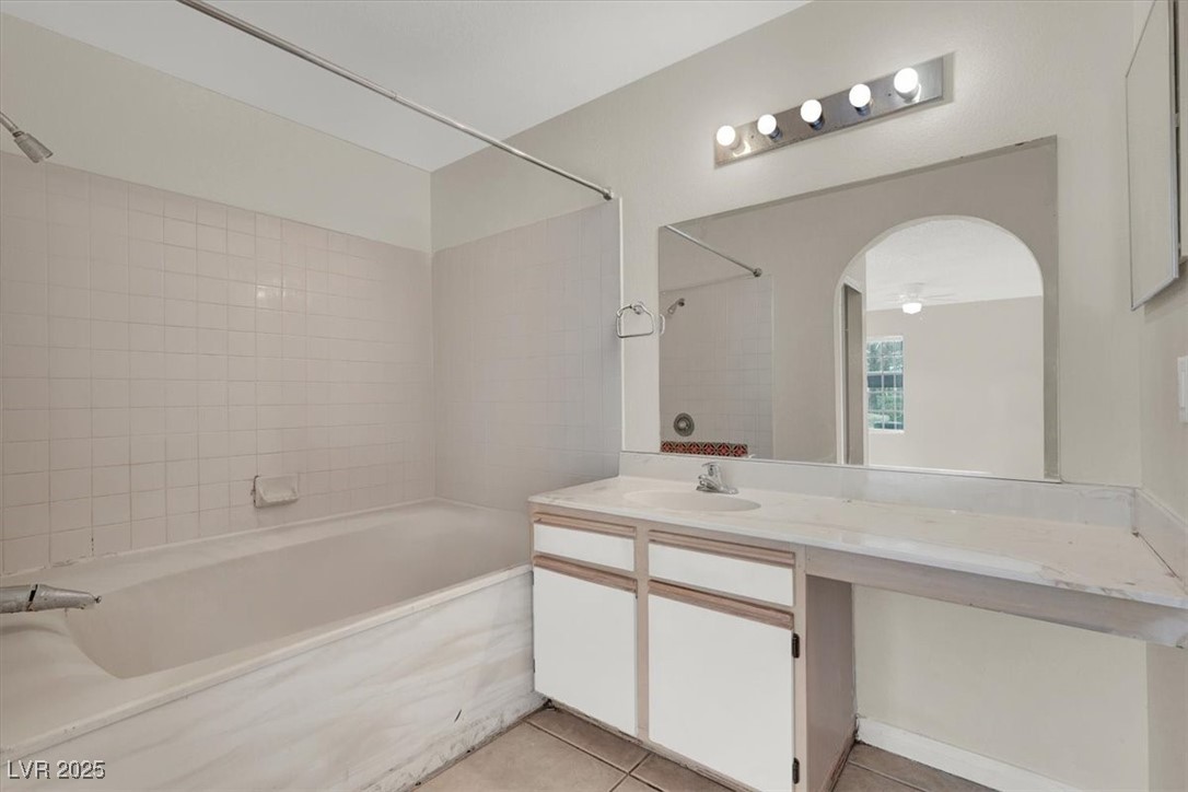 2200 South Fort Apache Road 1101 Property Photo 15