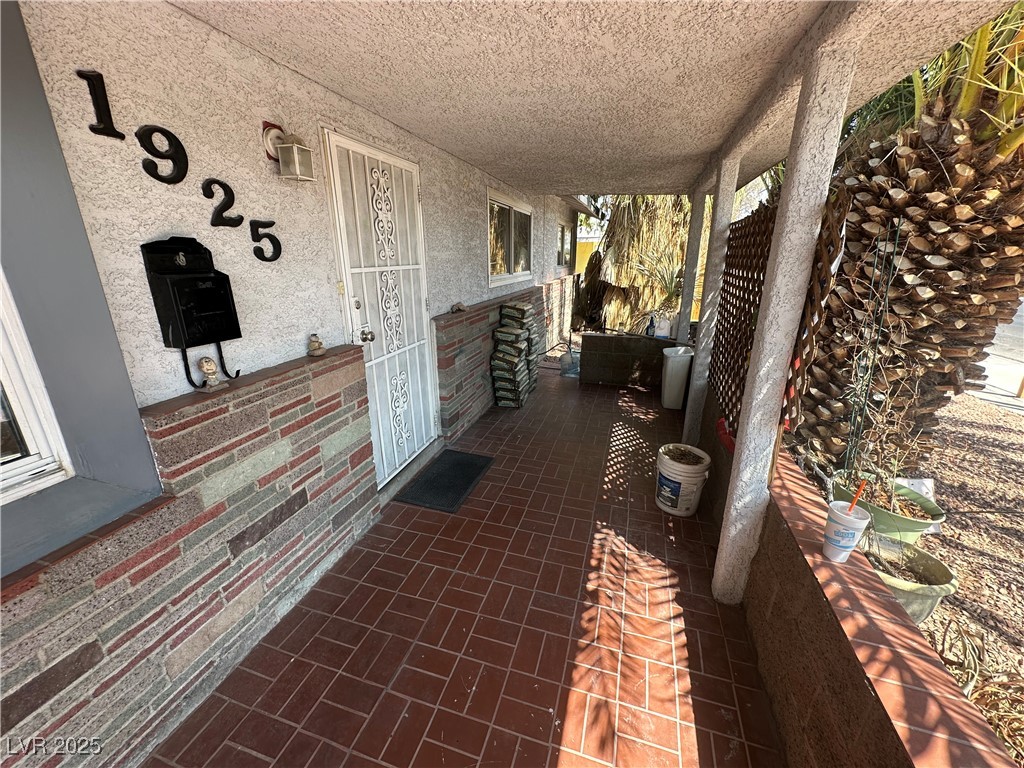 1925 East Saint Louis Avenue Property Photo 2