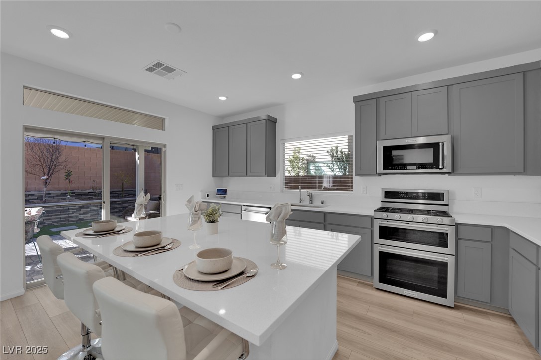 10375 Rose Palisade Street Property Photo 8