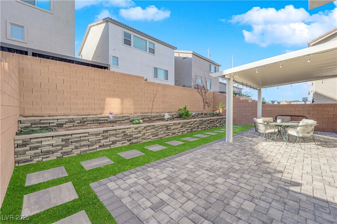 10375 Rose Palisade Street Property Photo 46