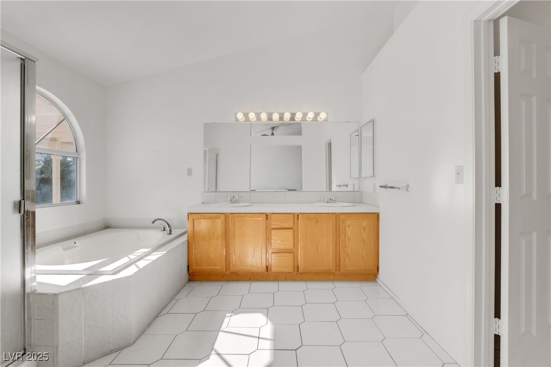9905 Barrier Reef Drive Property Photo 33