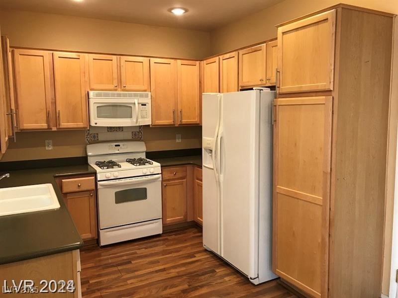 8708 Gateway Glen Drive Property Photo 4
