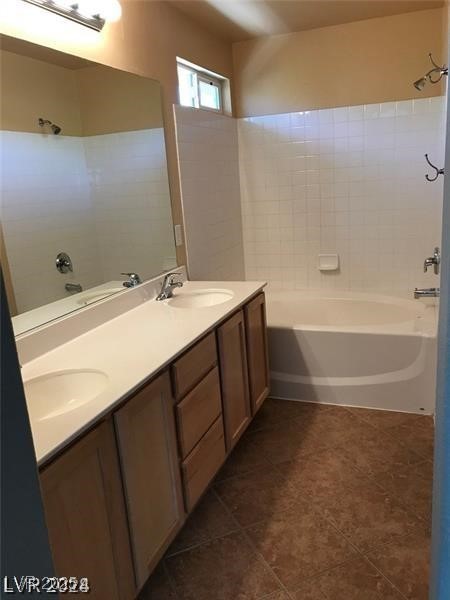 8708 Gateway Glen Drive Property Photo 17