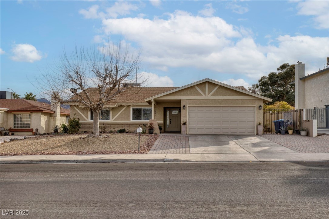 750 Willow Avenue Property Photo 1