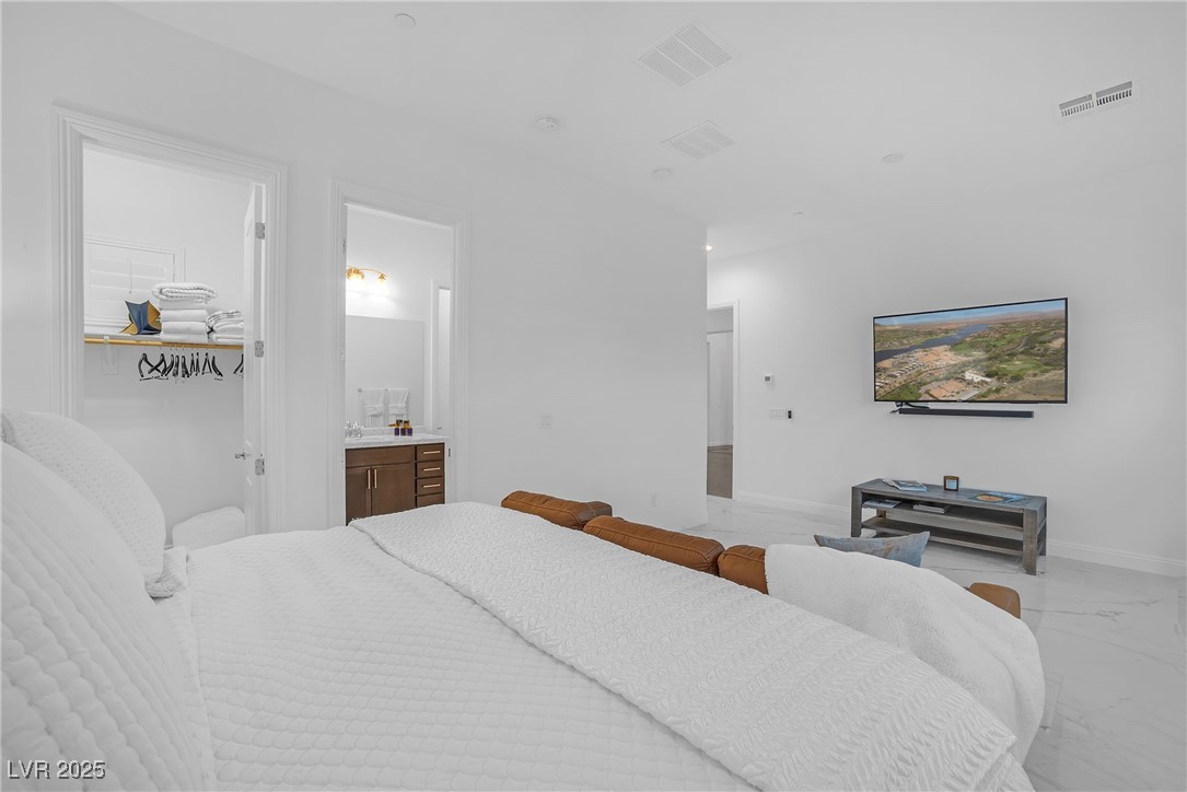 9 Porto Malaga Street Property Photo 20