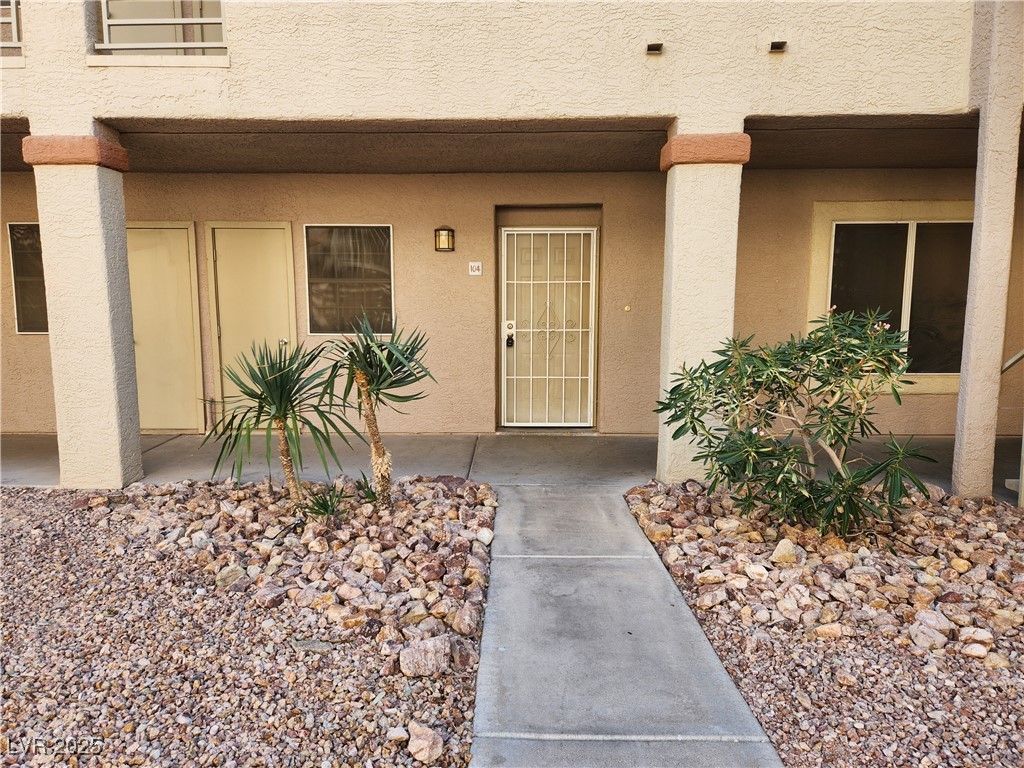 2060 Mesquite Lane 104 Property Photo 2