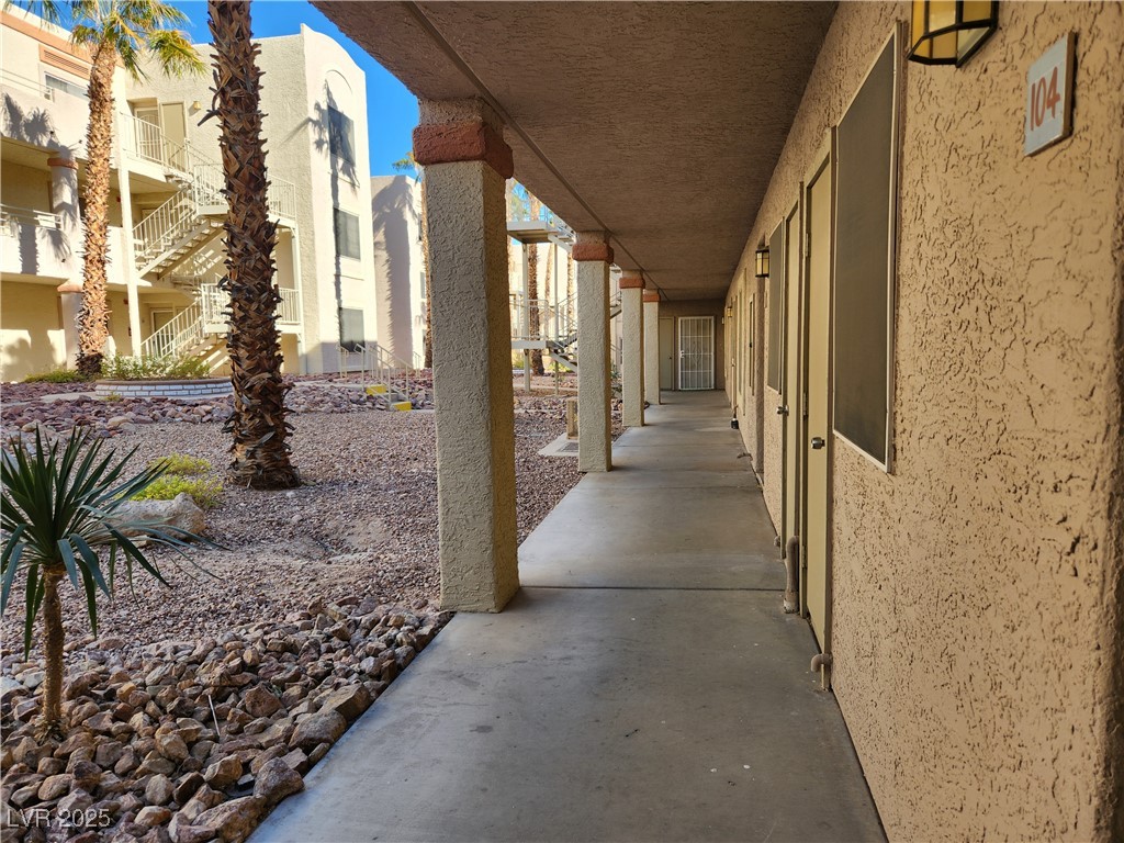 2060 Mesquite Lane 104 Property Photo 3