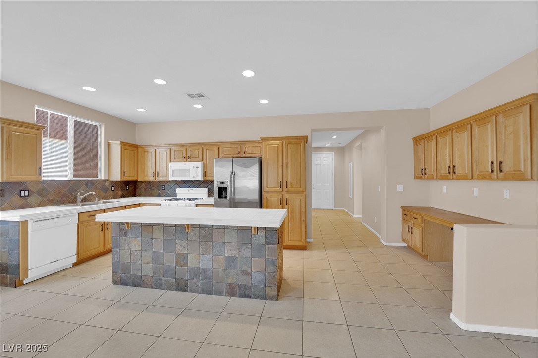 2429 Allegretto Avenue Property Photo 14
